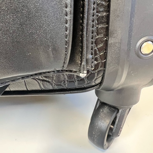 Hang Black Croc-Embossed Carry-on Rolling Bag in Black - Picture 5 of 13